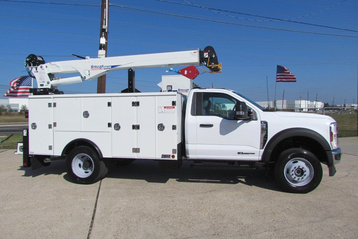 Stellar TMAX 1 mechanic truck on a Ford F-550 regular cab, passenger side
