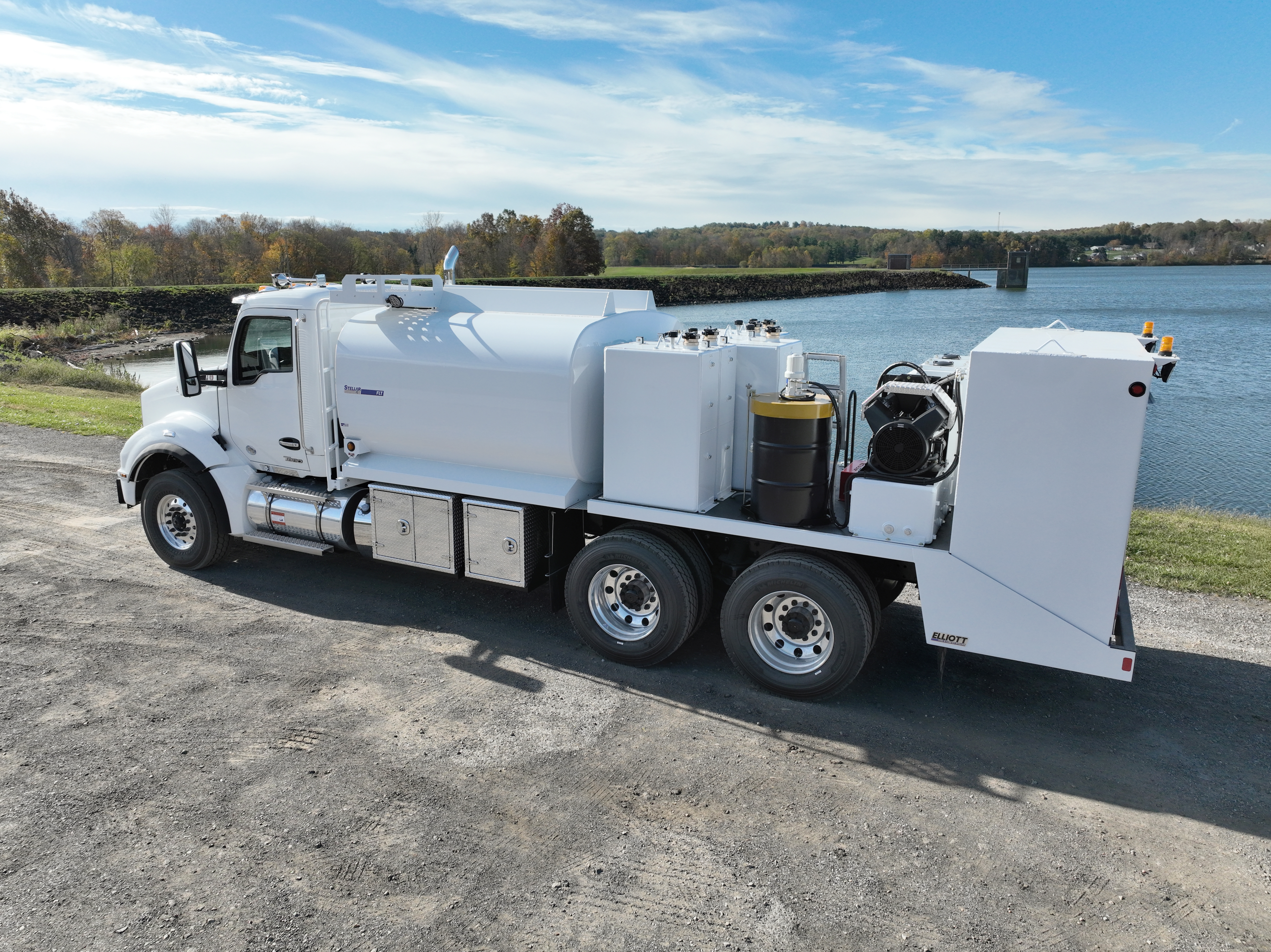 Stellar fuel and lube truck