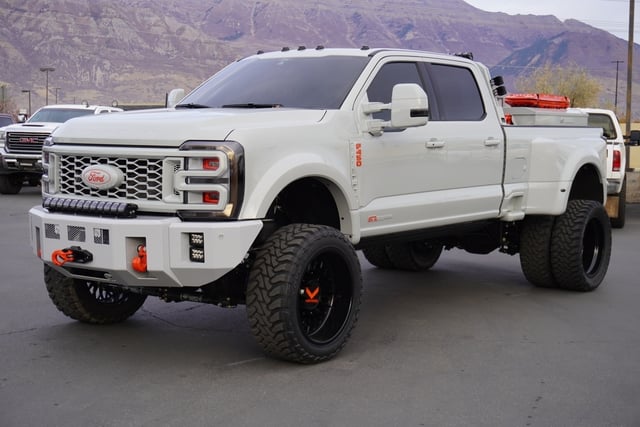 25 FORD F-450 PLATINUM AVALANCHE GREY - 22391