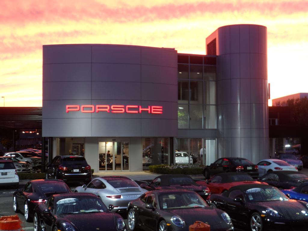 2021 Porsche Macan Base - 21115005 - 28